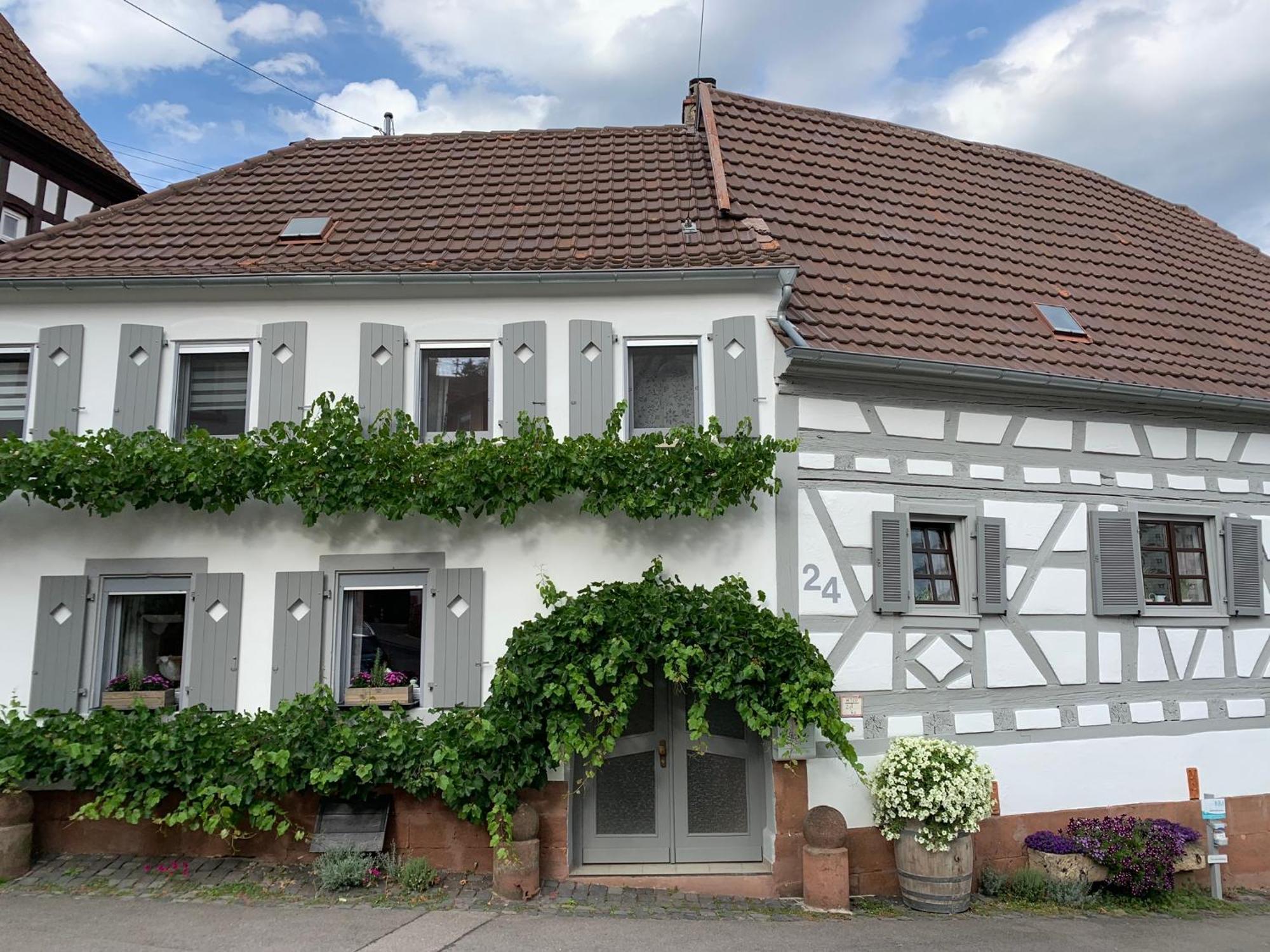 Ferienwohnung Sambachhaus グライスツェレン・グライスホルバッハ エクステリア 写真